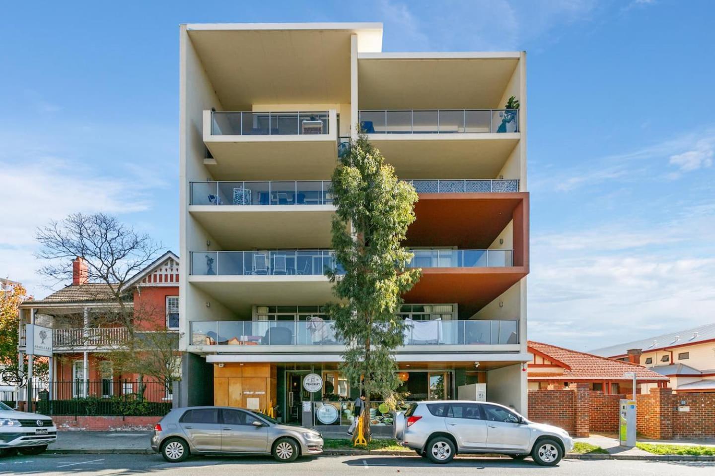 Bright 3Bdrm City Skyline Views Catbus,Waca,Optus Apartamento