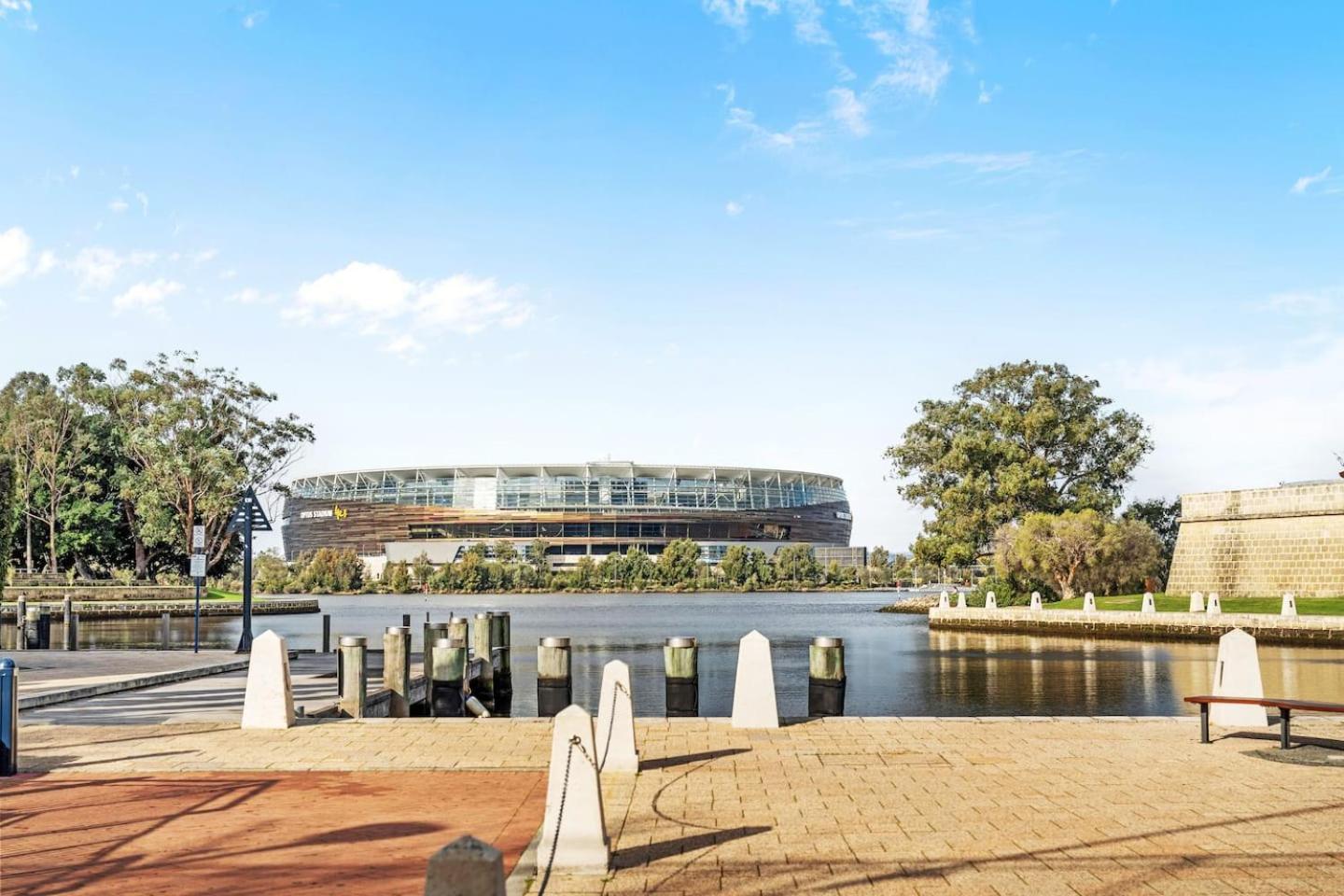 East Luxury Waterfront Retreat Rumah percutian Perth