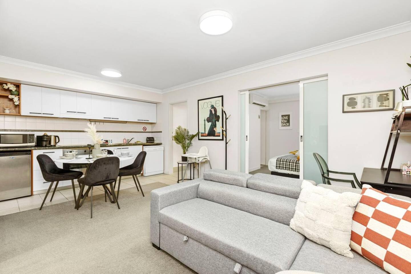 Stylish 1bdrm Heart 2 Mins River