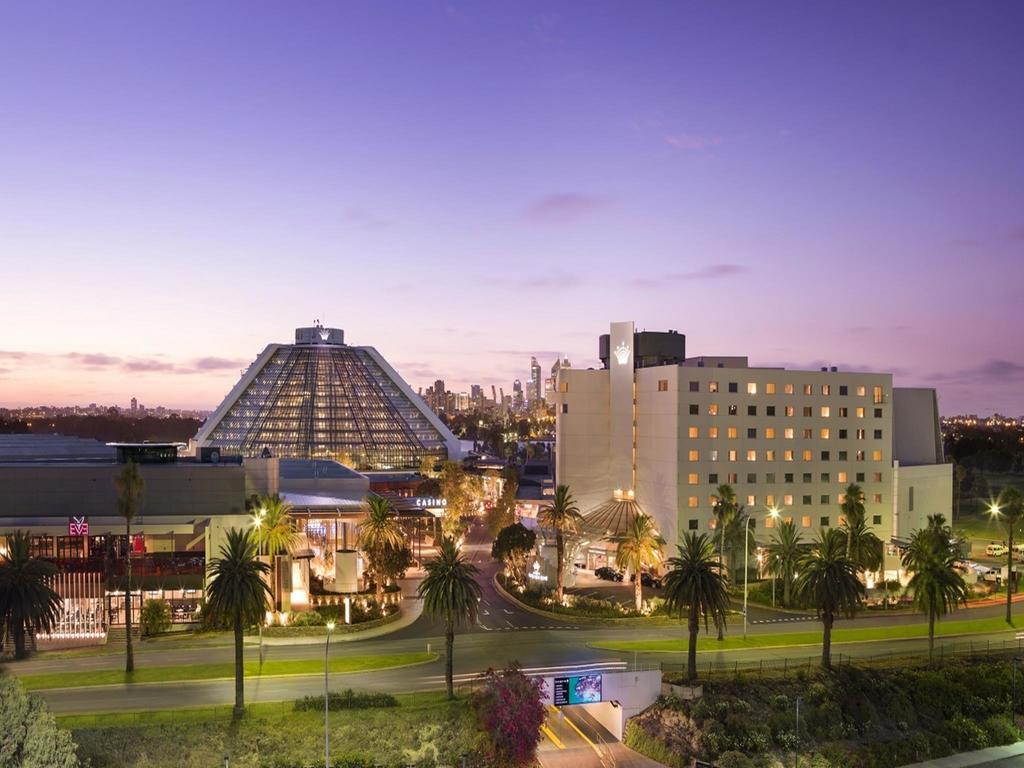 Hotel Crown Promenade 4*