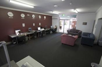 The Emperors Crown Hostel Perth