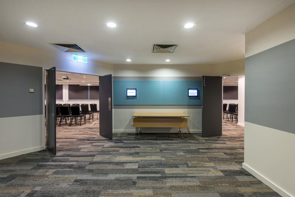 Hotel Oaks 4*