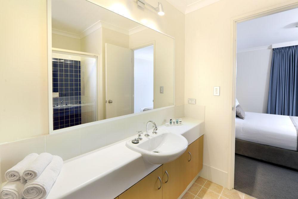 Lodestar Waterside Aparthotel