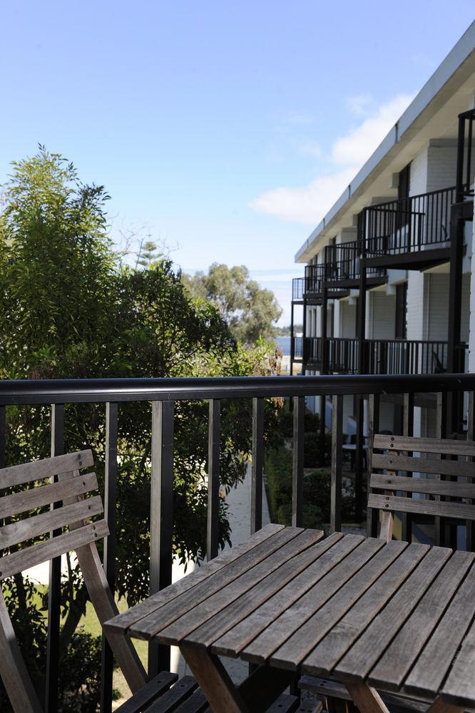 Lodestar Waterside 4*