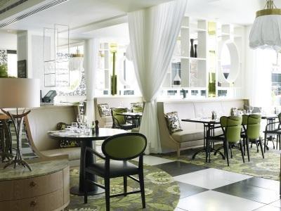 Crown Promenade Hotel