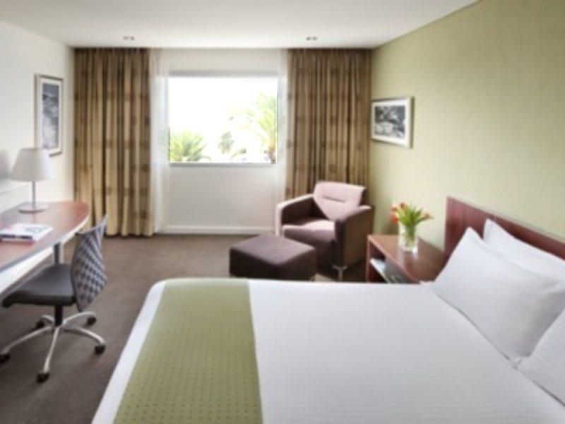 Crown Promenade Hotel