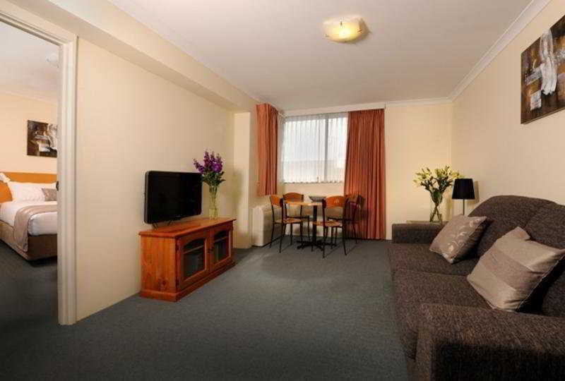 Lodestar Waterside Aparthotel