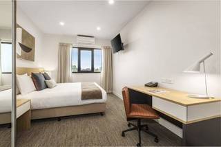 Quest East Aparthotel 4*