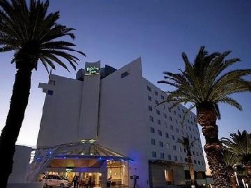 Crown Promenade Hotel 4*