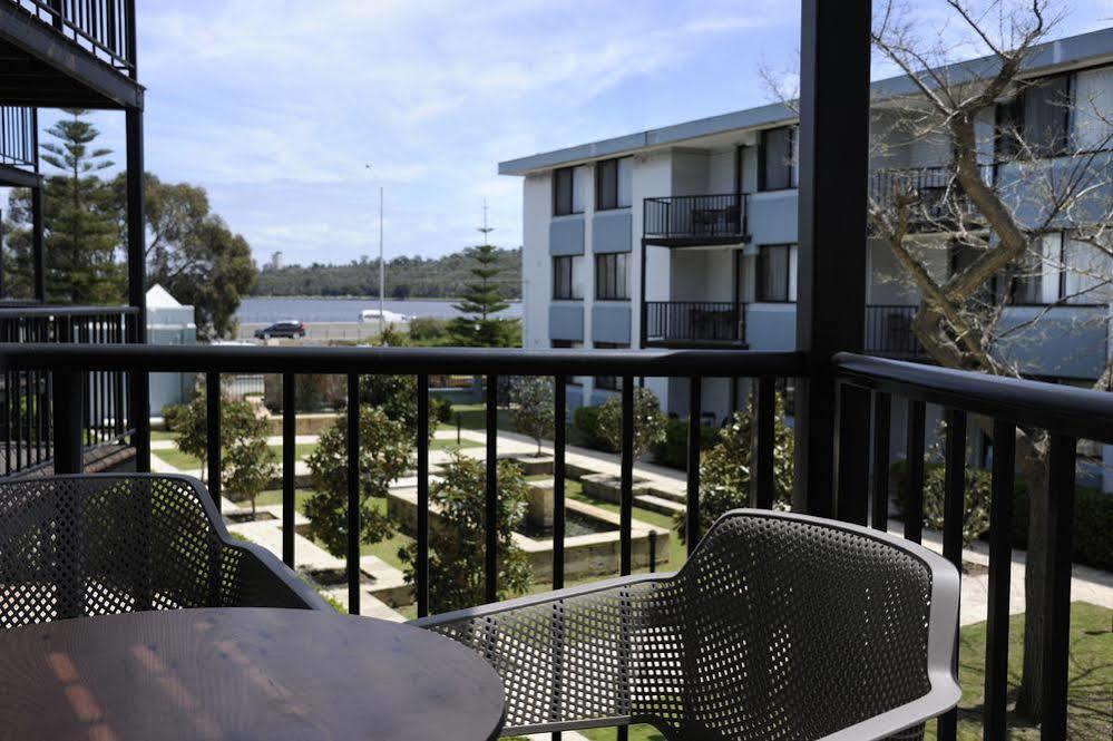 Lodestar Waterside Aparthotel