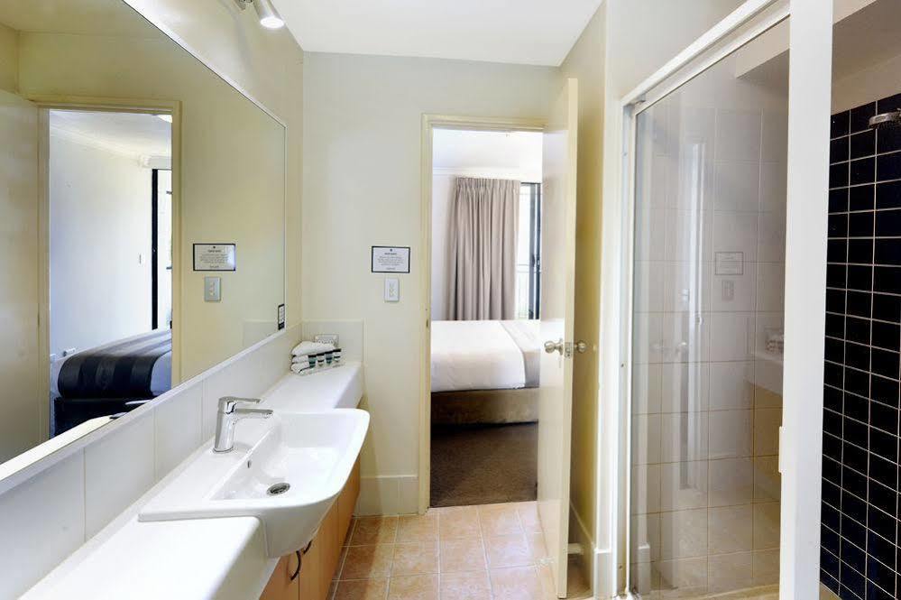 Lodestar Waterside Aparthotel 4*
