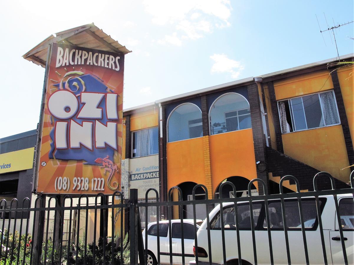 Ozi Backpackers - - Hostel