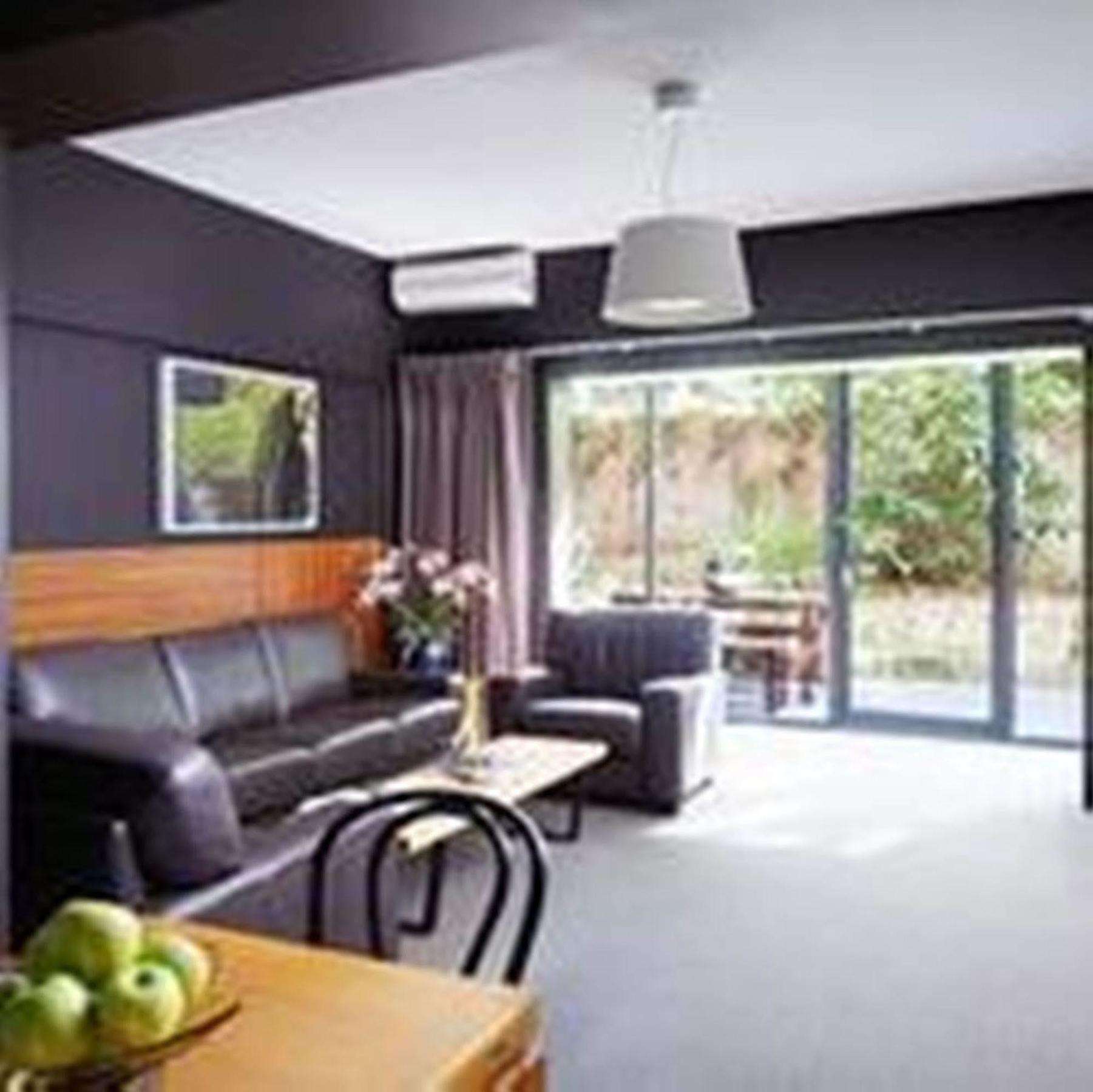 Riverview On Mount Street 4*