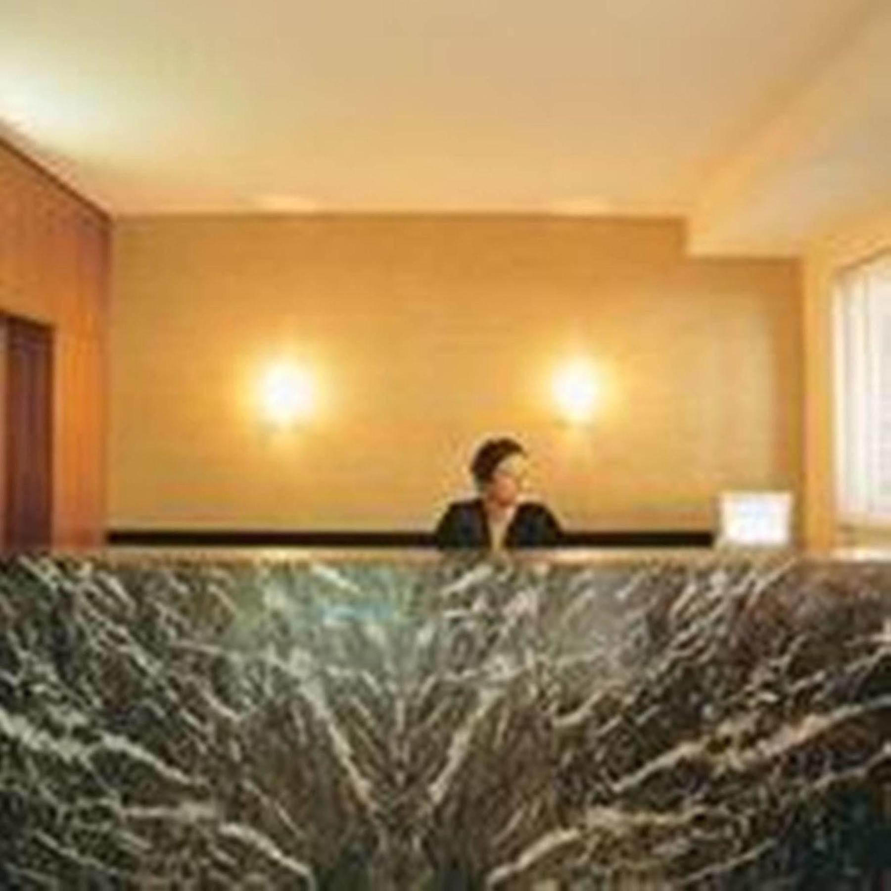 Riverview On Mount Street Aparthotel 4*