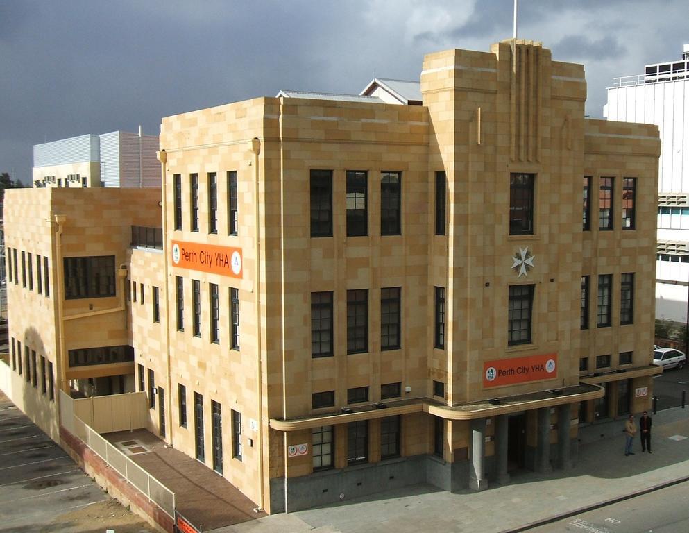 Yha Hostel *