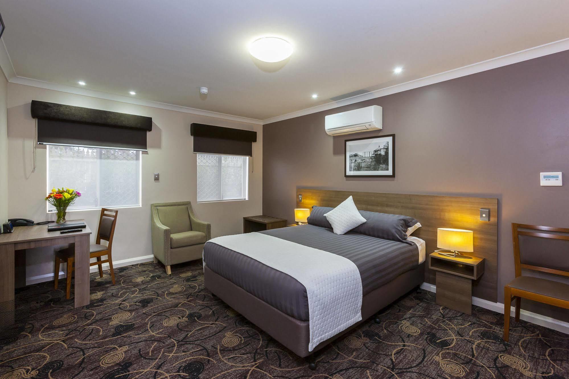 Hotel Quality Bayswater 3*