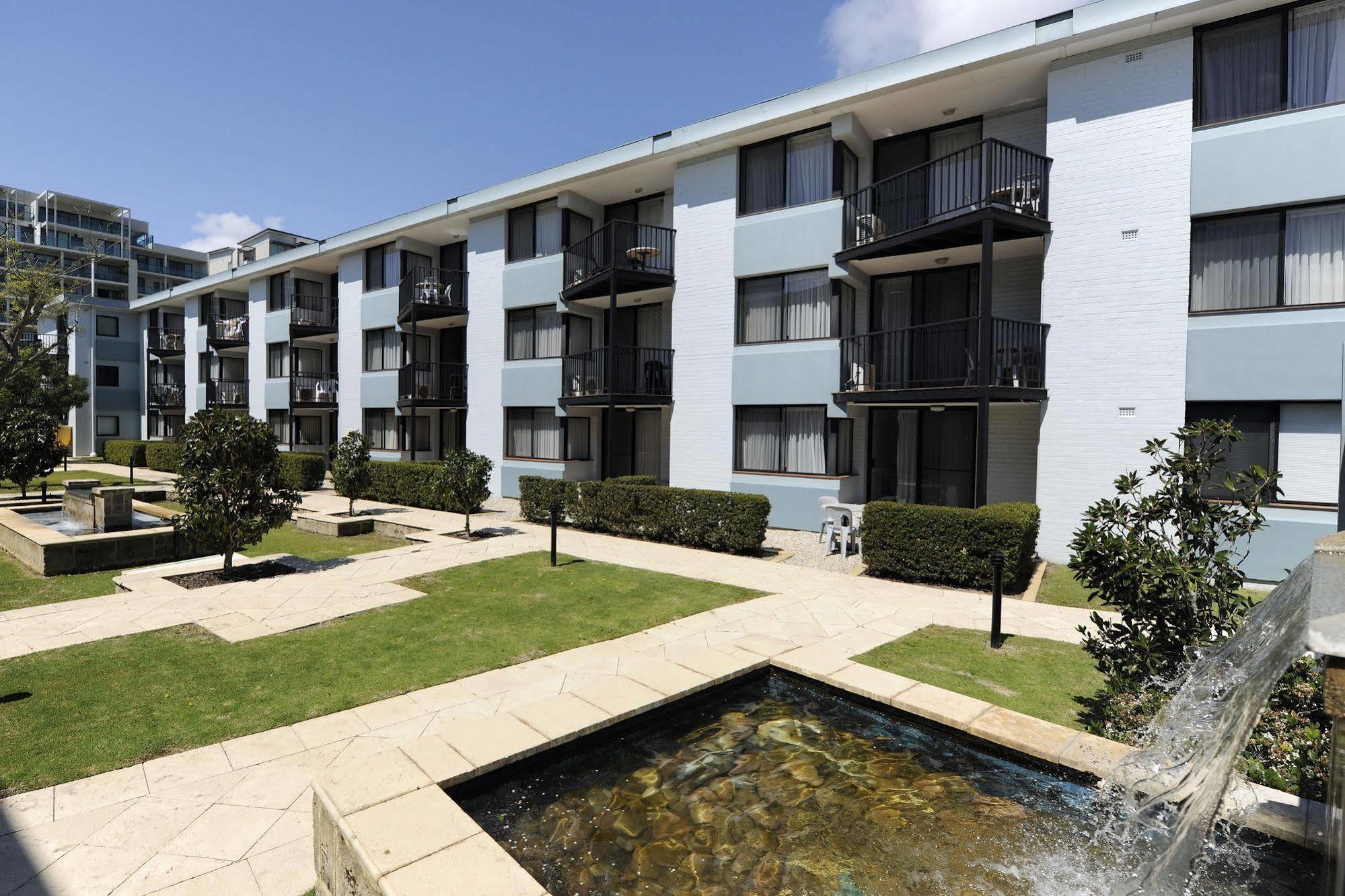 Lodestar Waterside Aparthotel