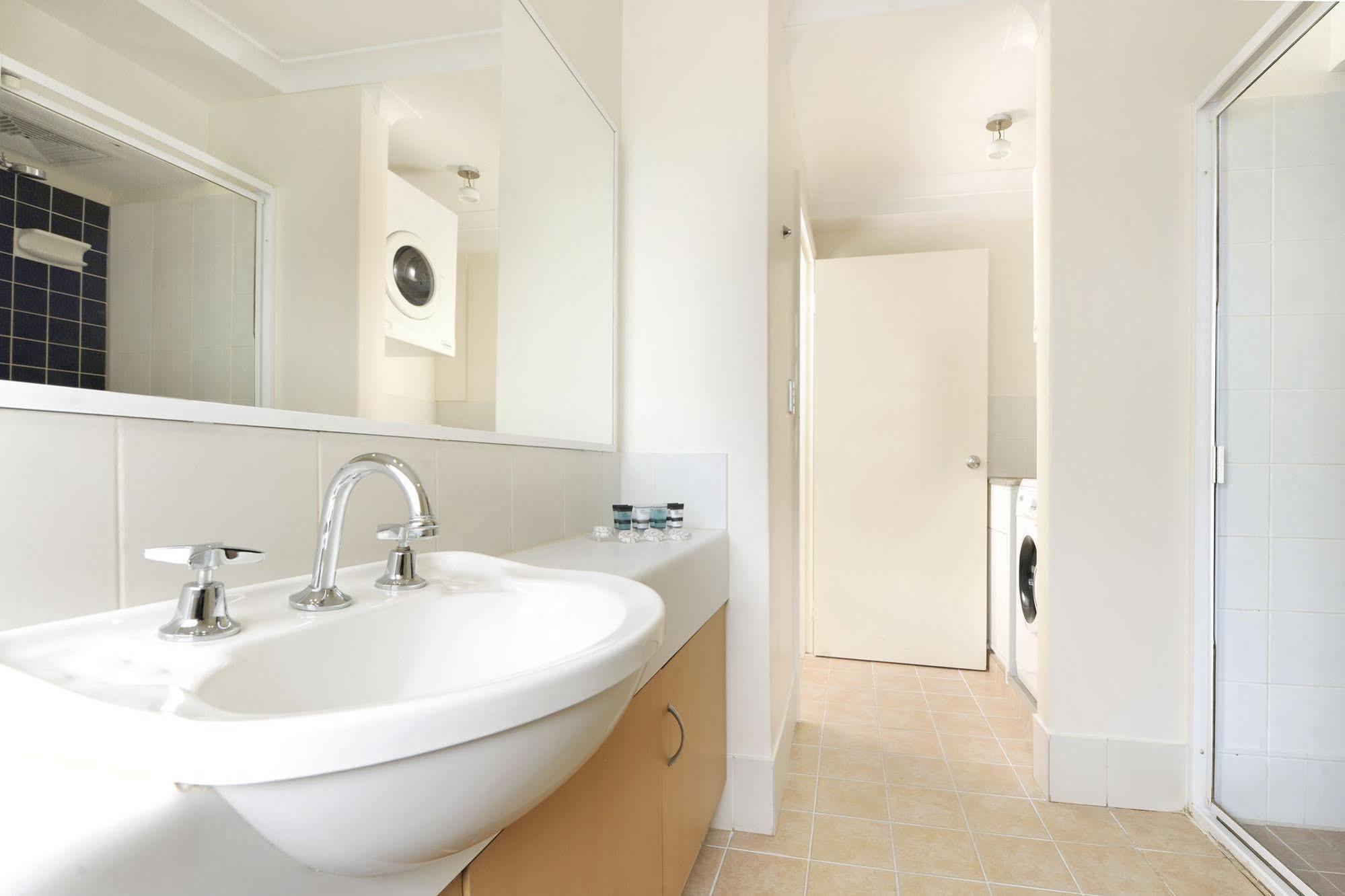Lodestar Waterside 4*