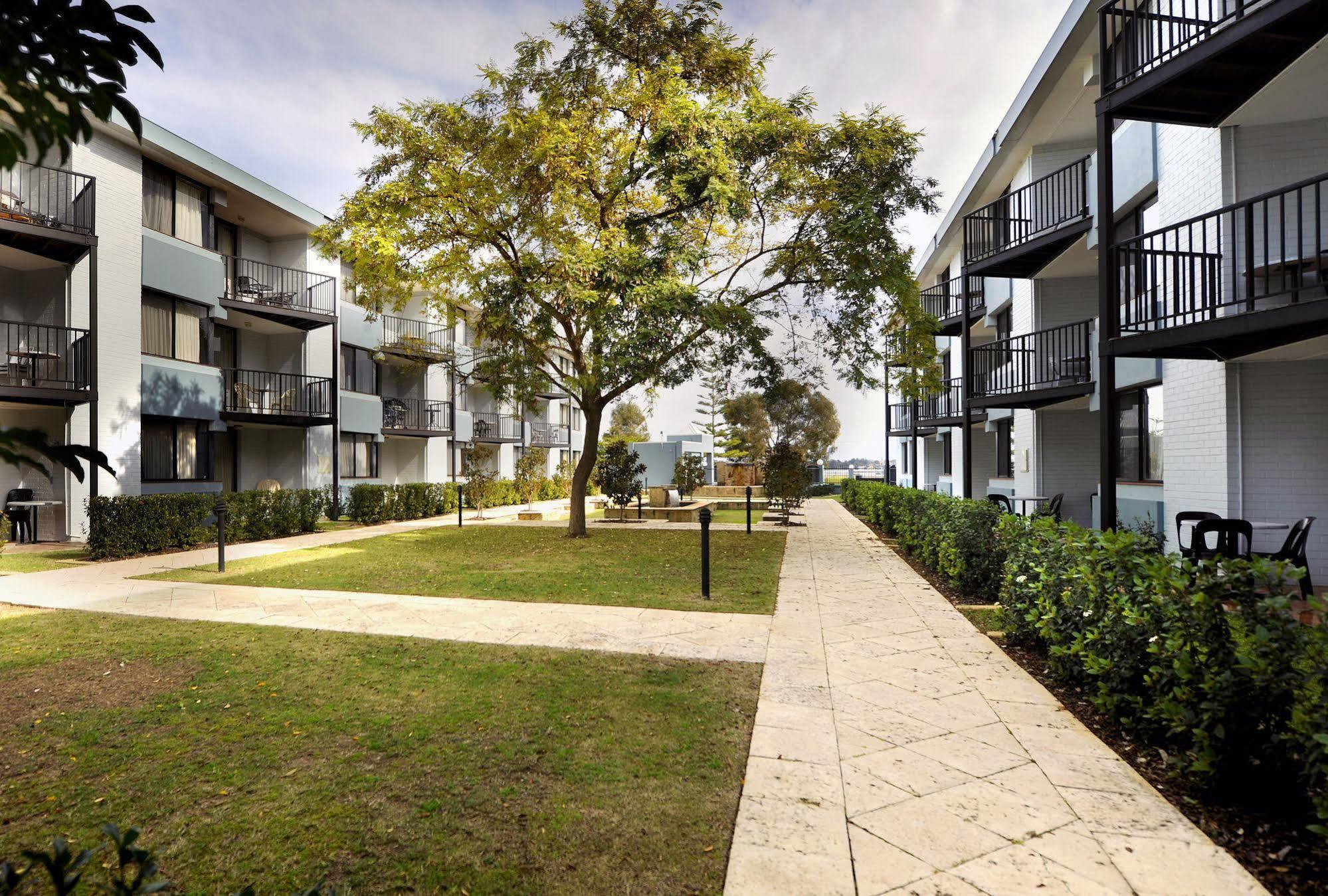 Lodestar Waterside Aparthotel Perth