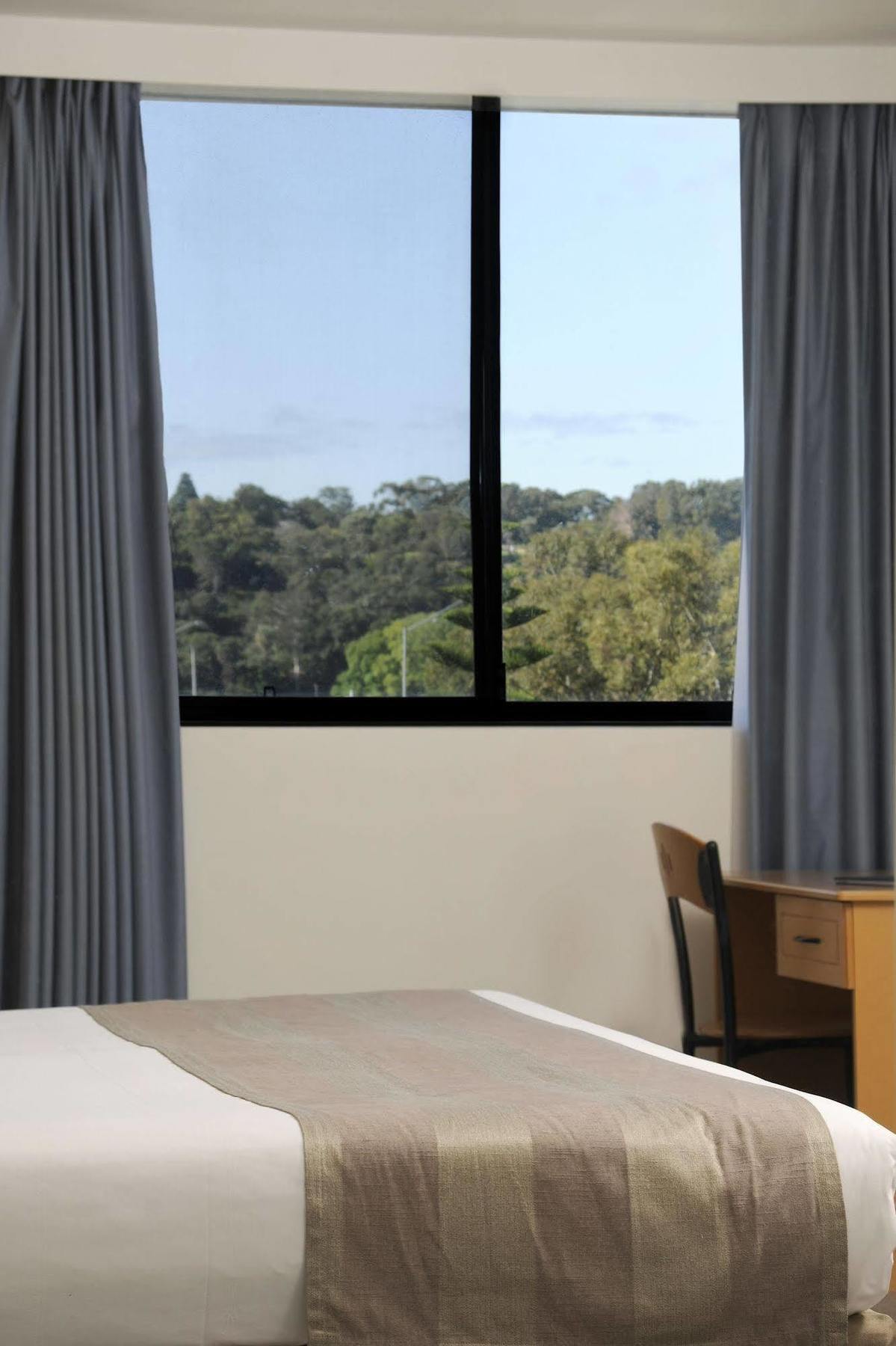 Lodestar Waterside Aparthotel