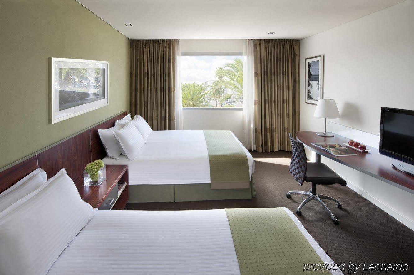 Crown Promenade 4*