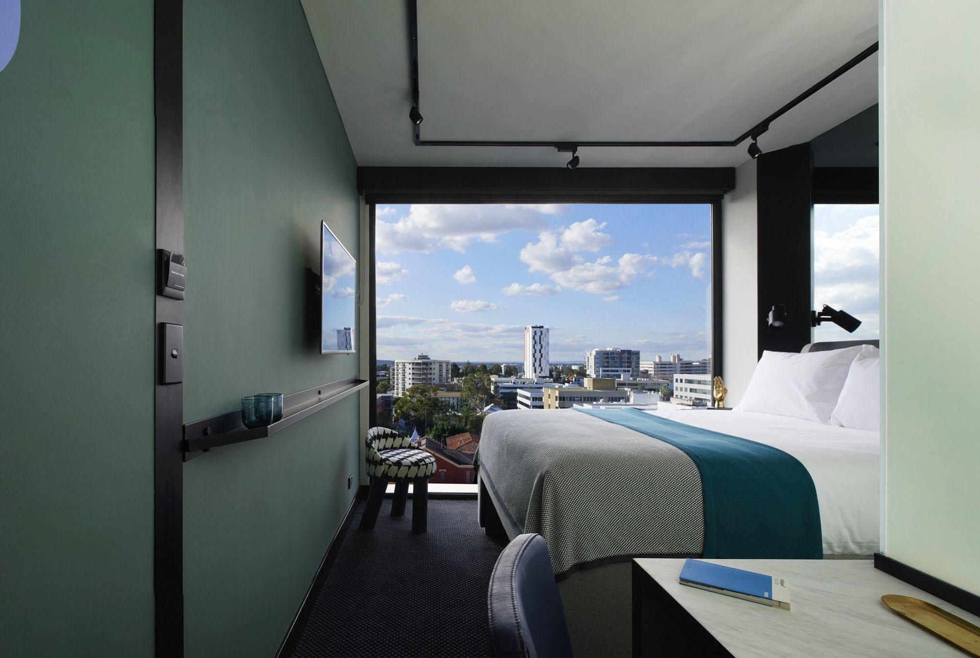 Hotel Tribe Kings Park