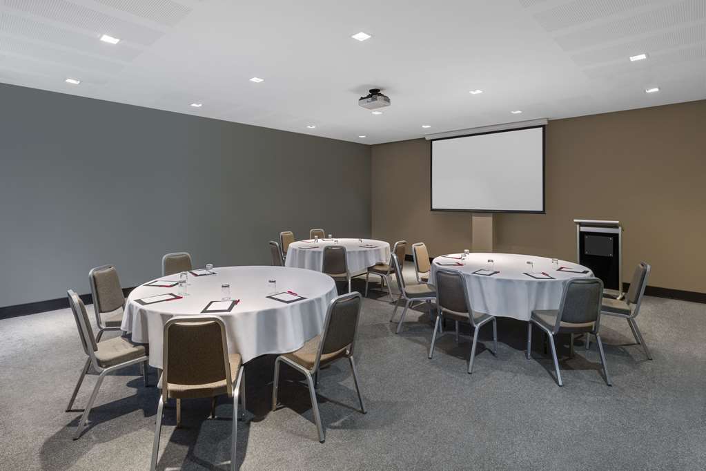 Aparthotel Adina Perth
