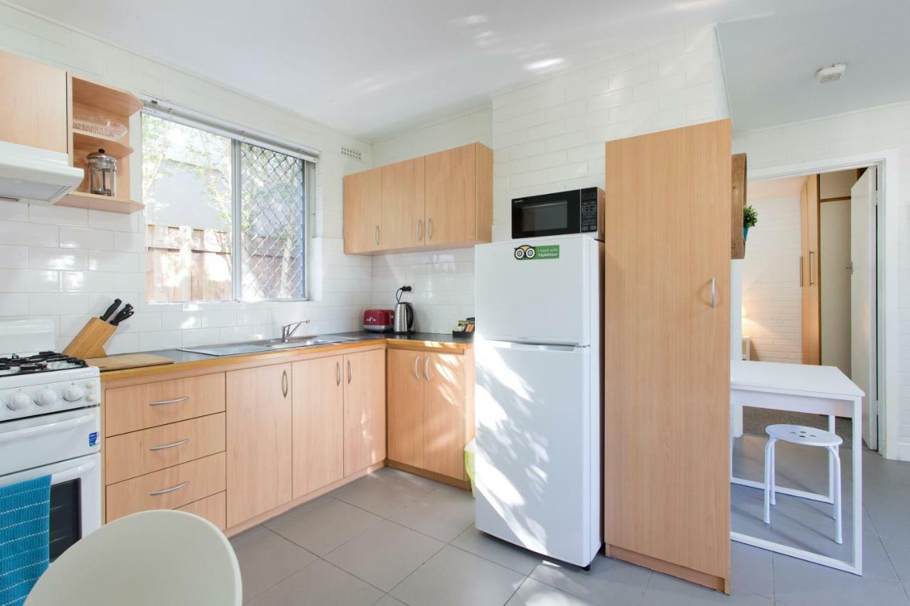 Hensman 5 - 1brm Unit With Courtyard & Parking Apartment Perth