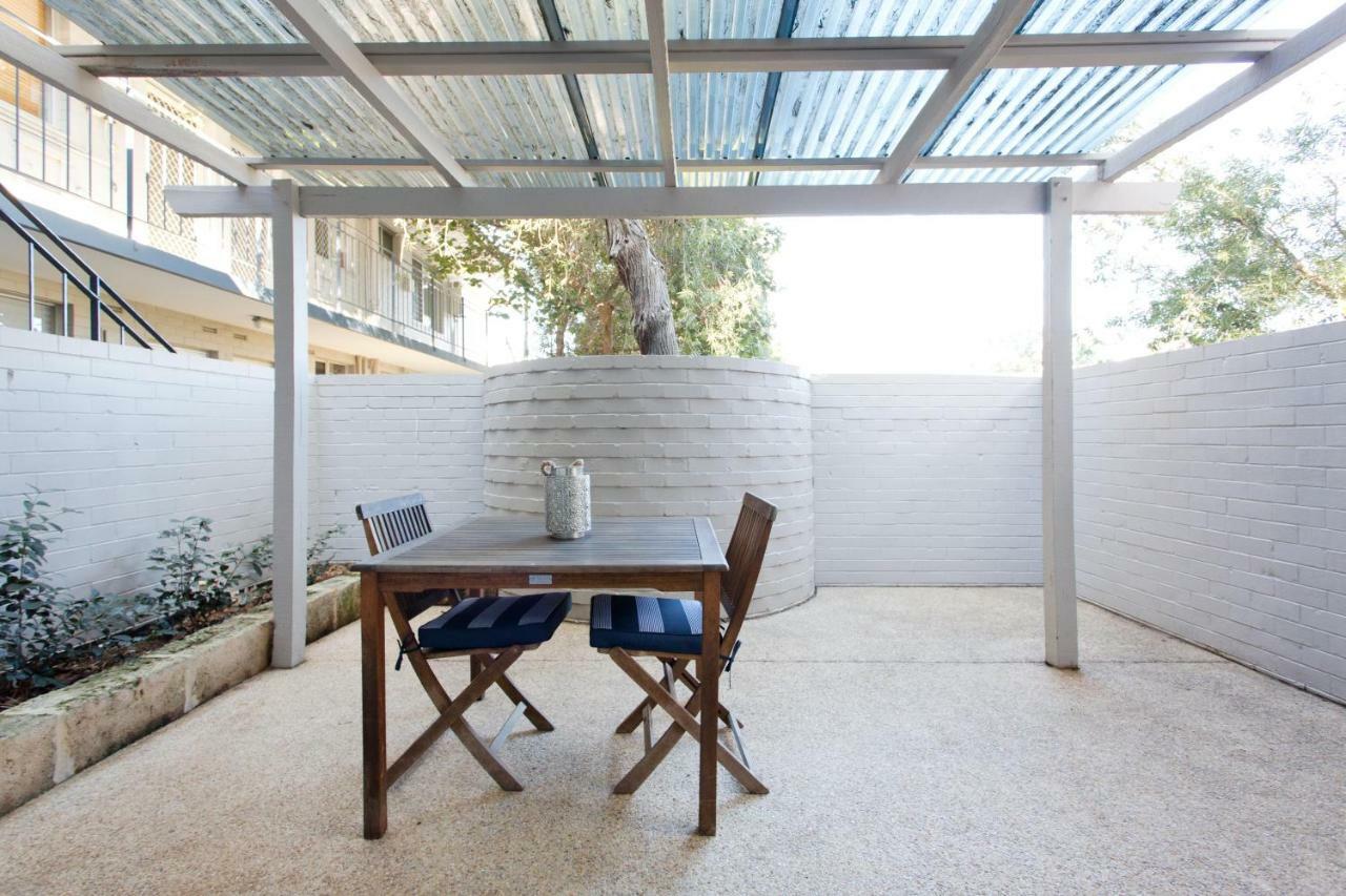 Hensman 5 - 1brm Unit With Courtyard & Parking Perth