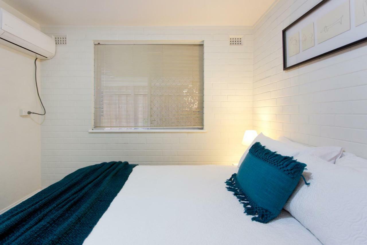 Hensman 5 - 1brm Unit With Courtyard & Parking Apartment *