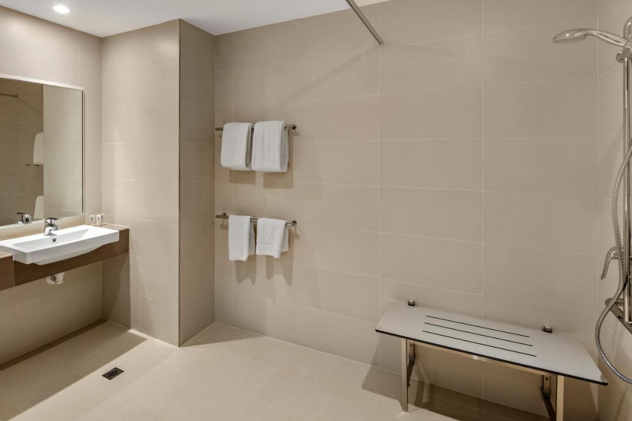Quest East Aparthotel