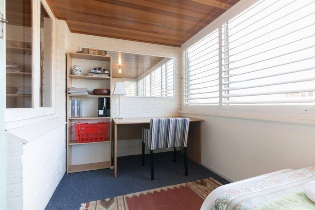 B8 Crawley 1 Brm & Sleepout Near Uwa Apartment