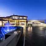 Swan River Hotel