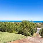 Scarborough Beachlife Apartment - Executive Escapes
