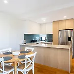 Skypark On Vincent - Executive Escapes