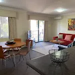 Subi Central Close Cbd Hospitals Wifi Netflix Wine