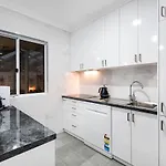 12 Streeton Promenade