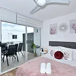 2Bed2Bath Apartment Close To Airport/City
