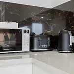 2Bed2Bath Apartment Close To Airport/City