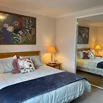 City River Views Free Parking Wifi Netflix Wine