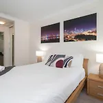 302 Wonderful Waldorf Poolgym