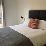 Modern 2 Bedroom Apartment In Perth