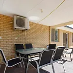 Living On Lennard - Pet Friendly House Close To Cbd