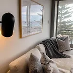 Honeyb - 2 Bed Apt On The Beach