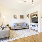 Zoo View Apartment - Executive Escapes