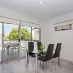Stirling Apartment 2- Modern Central Apartment