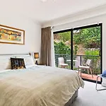 Perth City Retreat - Parking, Pool, Self Contained