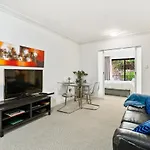 Perth City Retreat - Parking, Pool, Self Contained