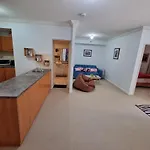 Little Monica Apartment- Spacious, Affordable & Central