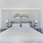 Luxury Affordable Home At Belmont!!
